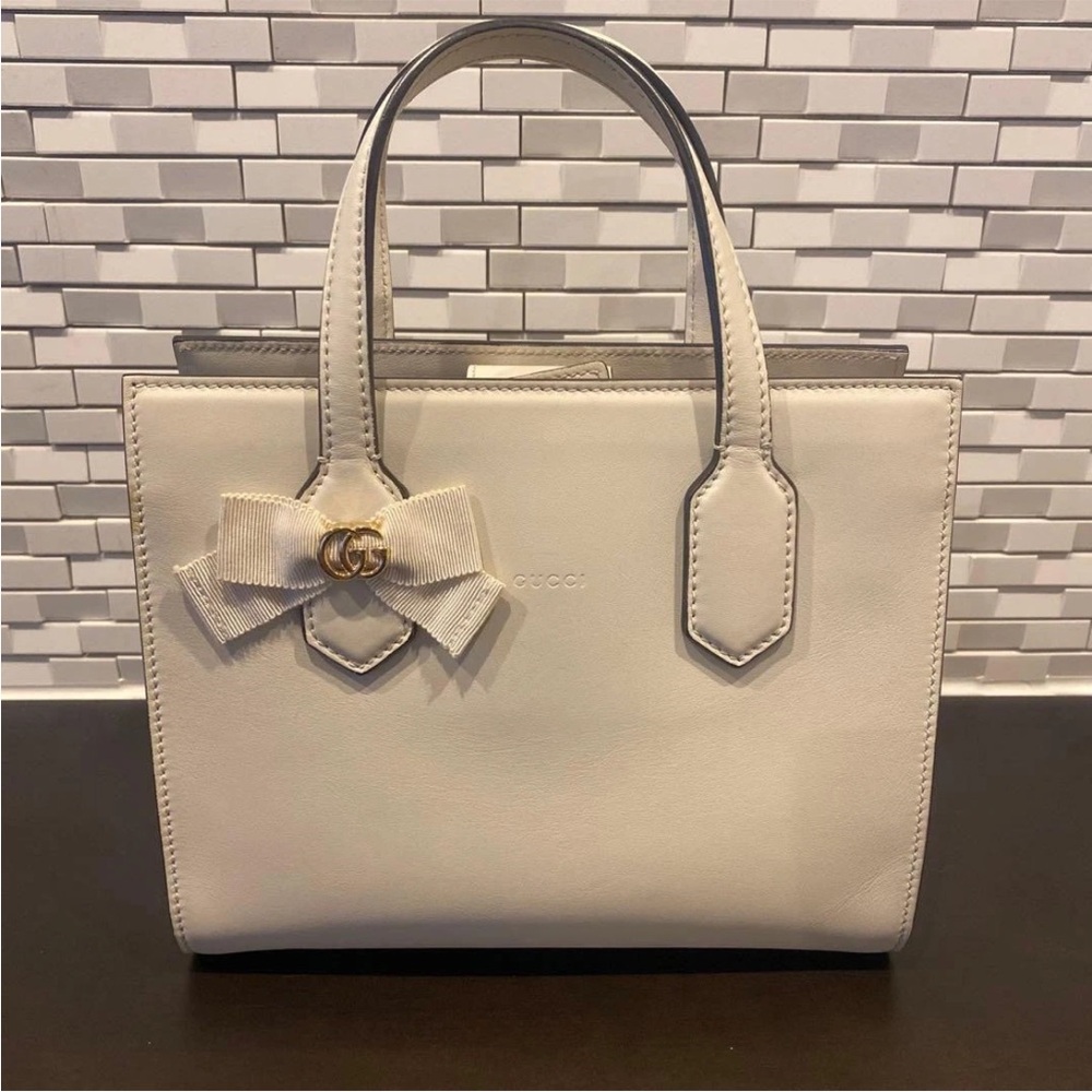 Gucci Beige Leather Tote with Bow Accent - Picture 8 of 9